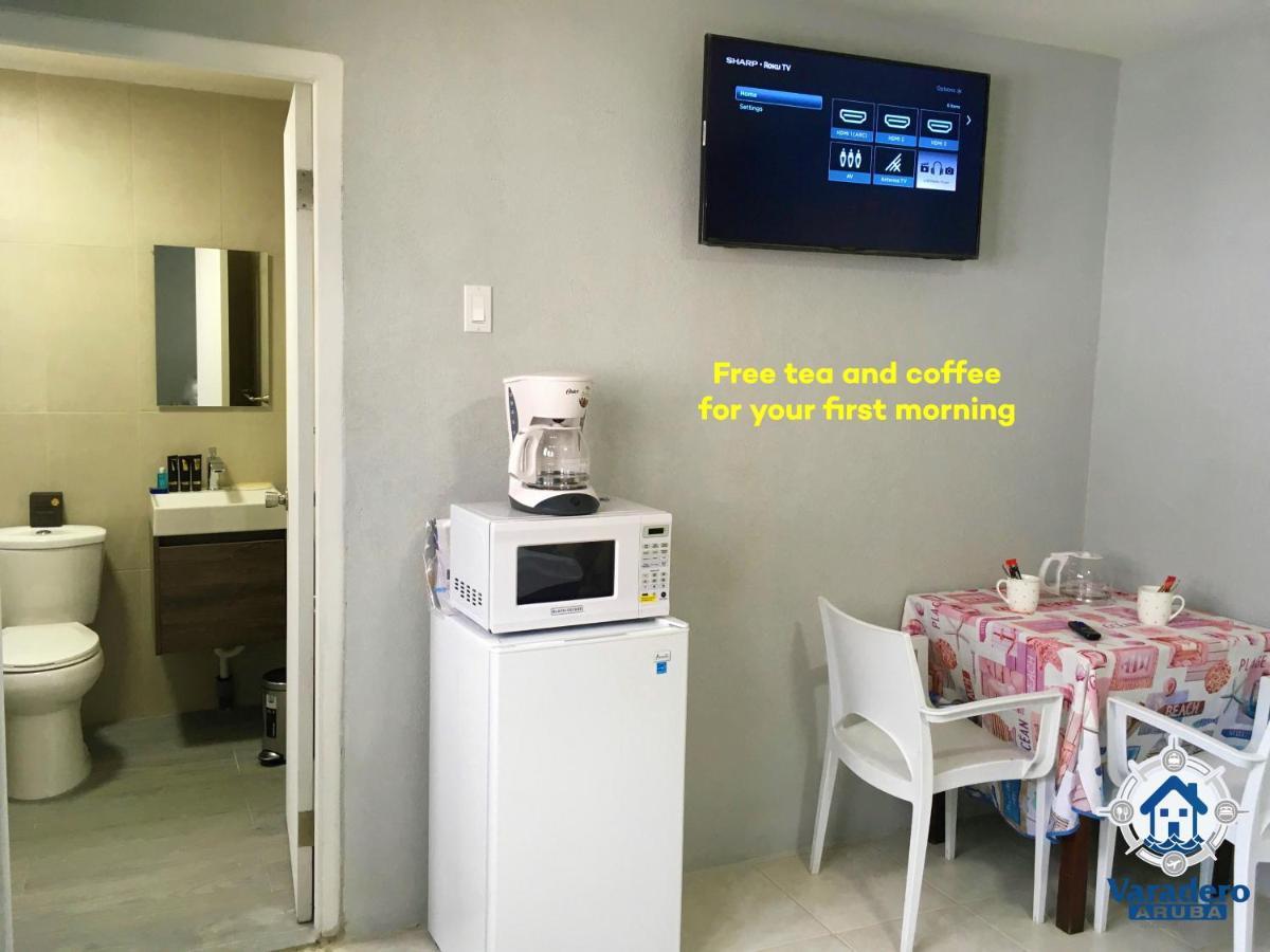 Varadero Marina Airport Guests Rooms Oranjestad Bagian luar foto