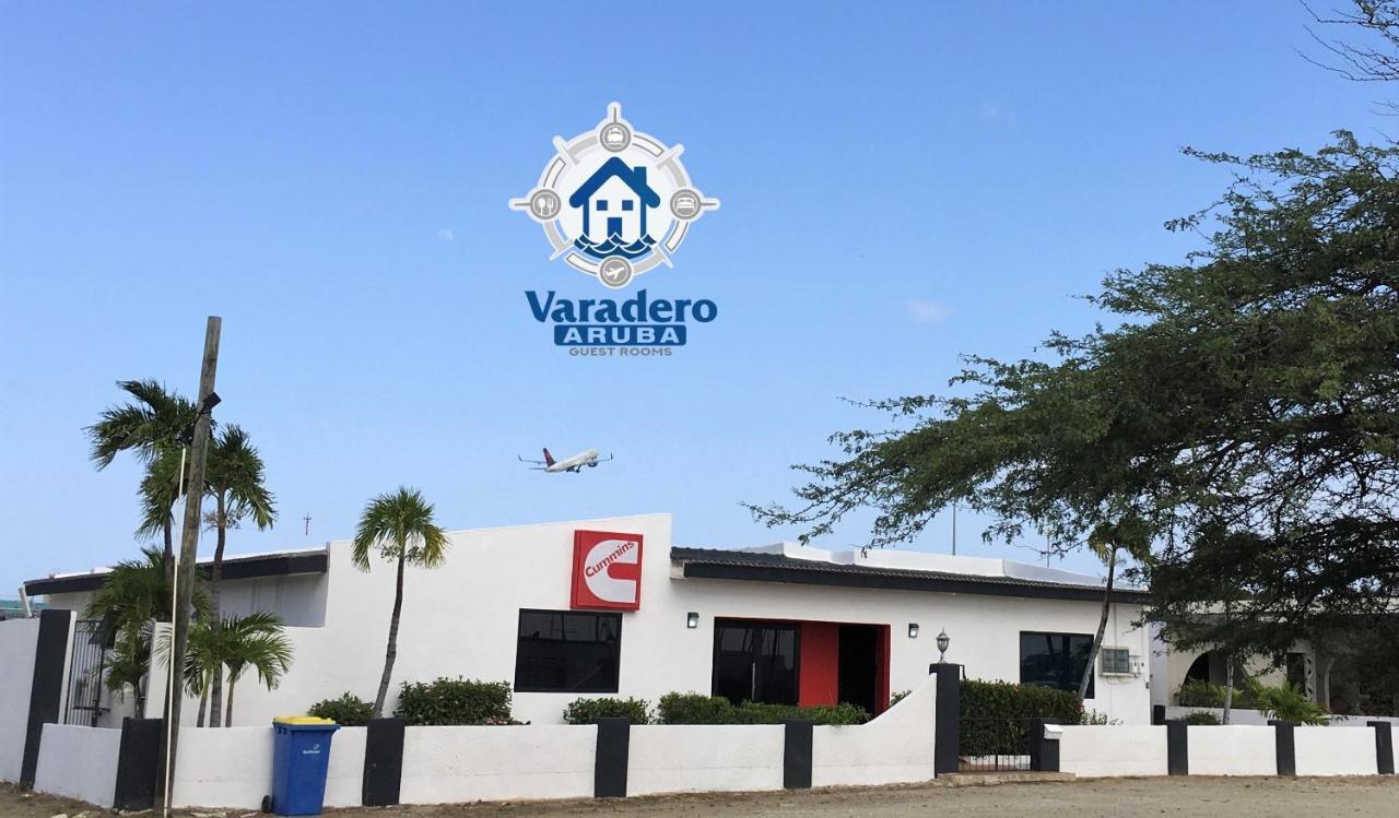 Varadero Marina Airport Guests Rooms Oranjestad Bagian luar foto