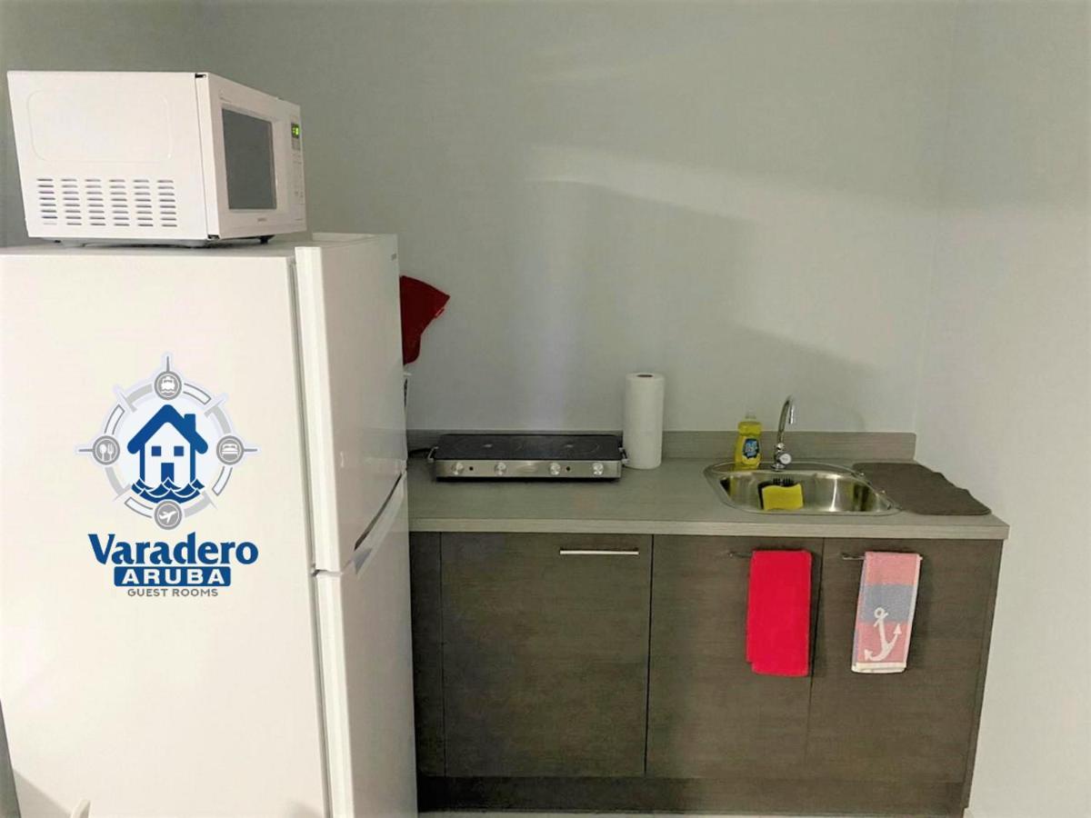 Varadero Marina Airport Guests Rooms Oranjestad Bagian luar foto